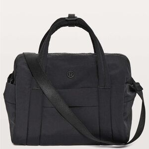 Lululemon On My Level Barrel bag